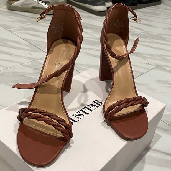 Lori Sandals- NEW never worn -8.5 (JustFab) - Picture 2 of 11